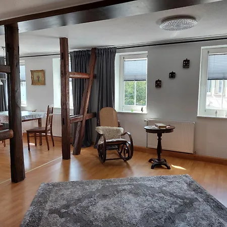 Daire Janine Eg Und Angelina Og