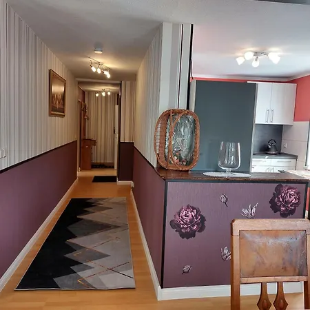 Daire Janine Eg Und Angelina Og