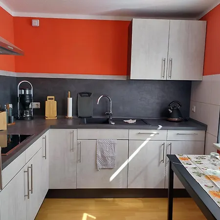 Daire Janine Eg Und Angelina Og *